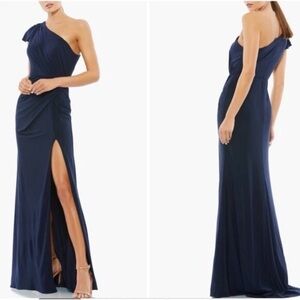NWOT Mac Duggal Navy One-Shoulder Gown size 16